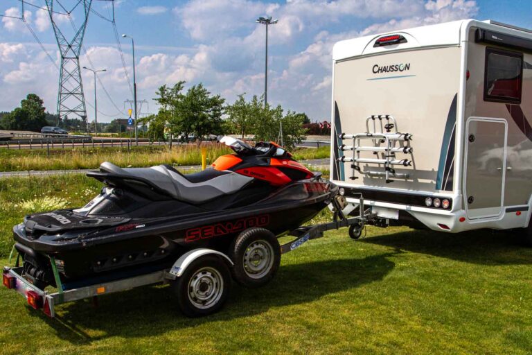 Hak holowniczy do kampera – 15 rzeczy, które musisz wiedzieć zanim go zamontujesz!