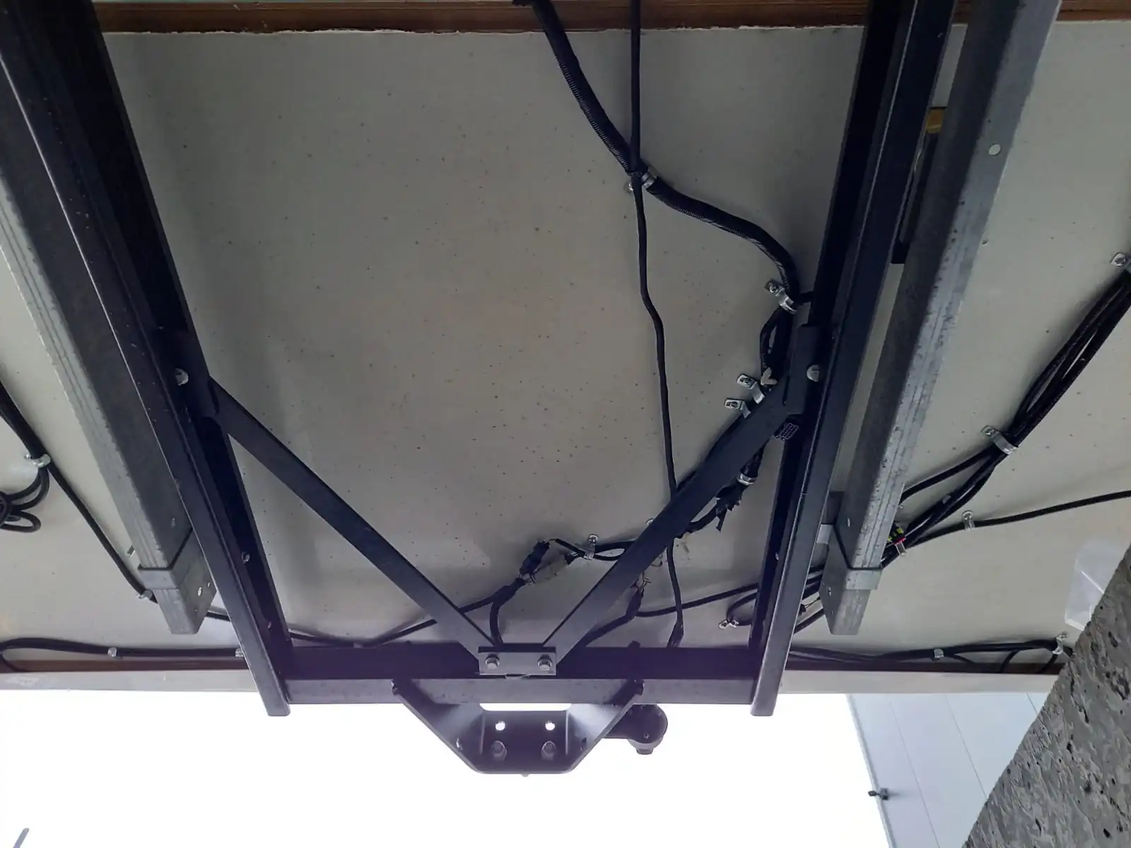 Hak holowniczy do kampera Ford Transit V363 od 03/2014- MasterHAK - obrazek 8