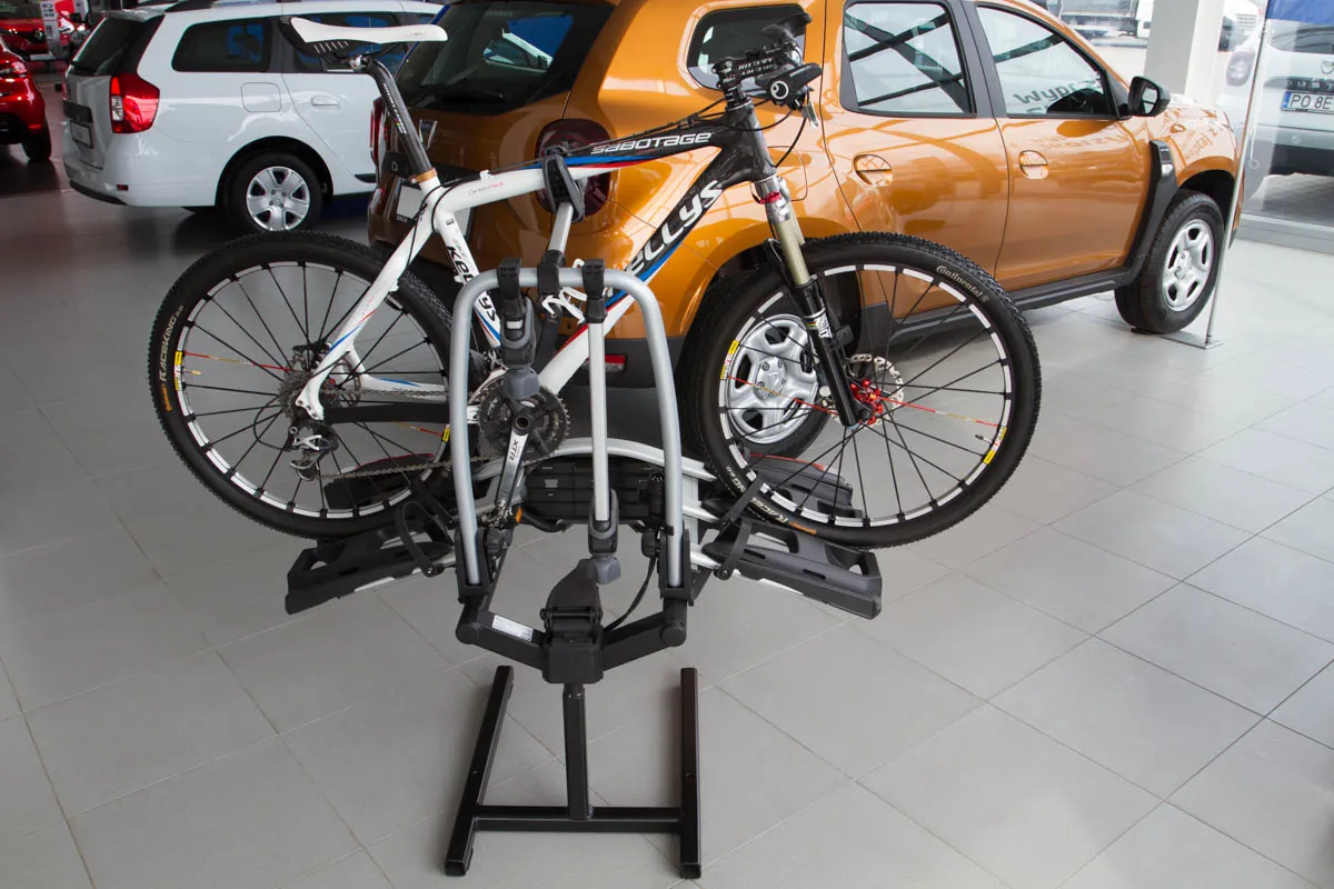 Stojak na bagażnik rowerowy - ekspozytor showroom - salon samochodowy - obrazek 12