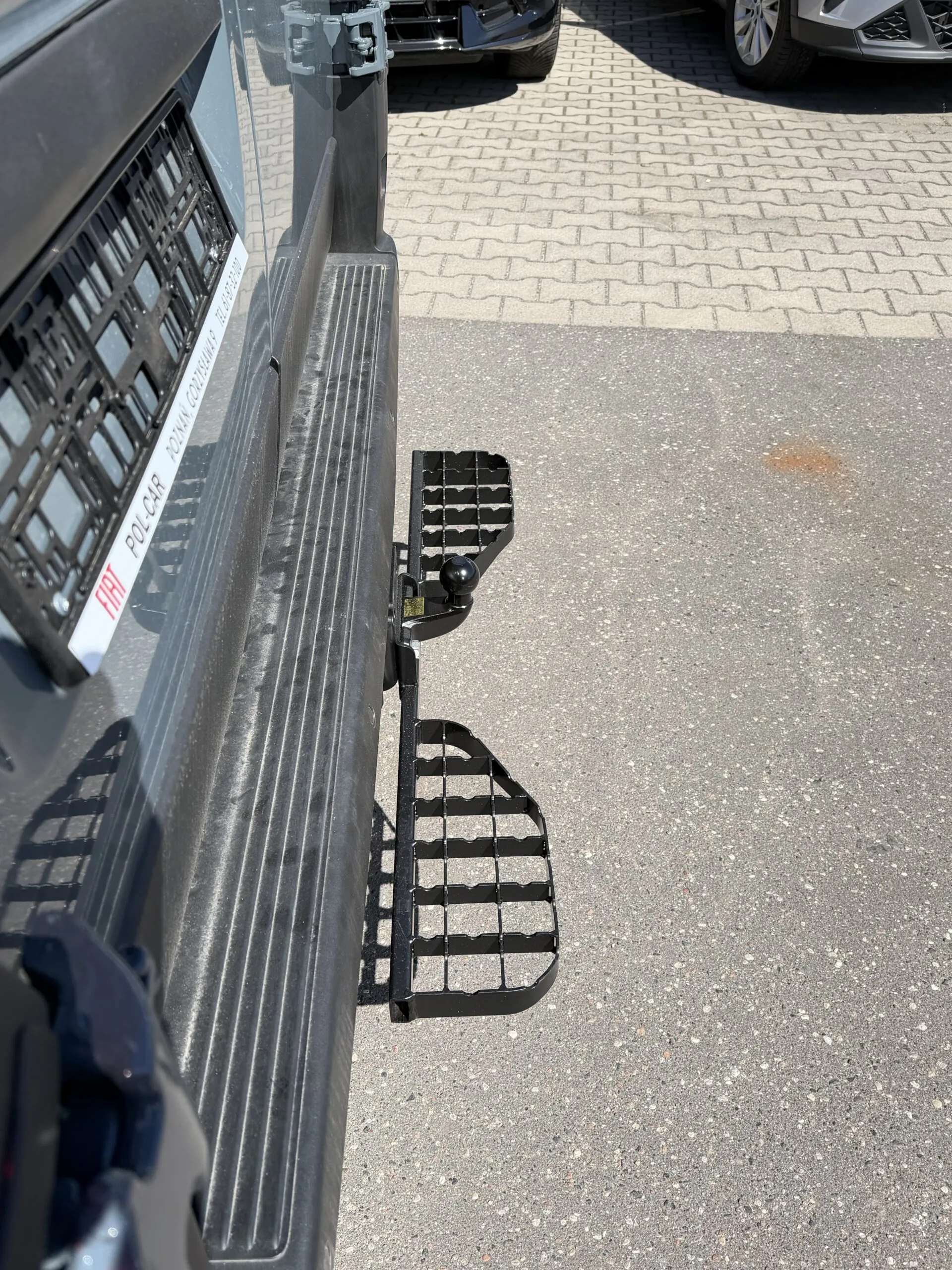 Podwójny stopień na hak holowniczy do Fiat Ducato, M16 - stabilne wejście do kampera i busa - obrazek 3