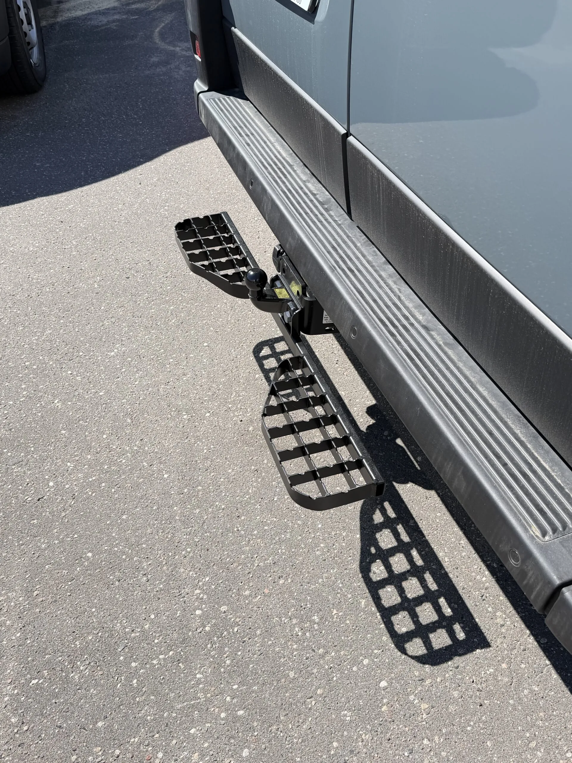 Podwójny stopień na hak holowniczy do Fiat Ducato, M16 - stabilne wejście do kampera i busa - obrazek 4