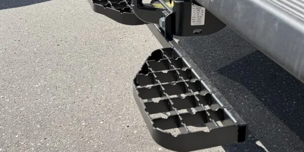 Podwójny stopień na hak holowniczy do Fiat Ducato, M16 - stabilne wejście do kampera i busa