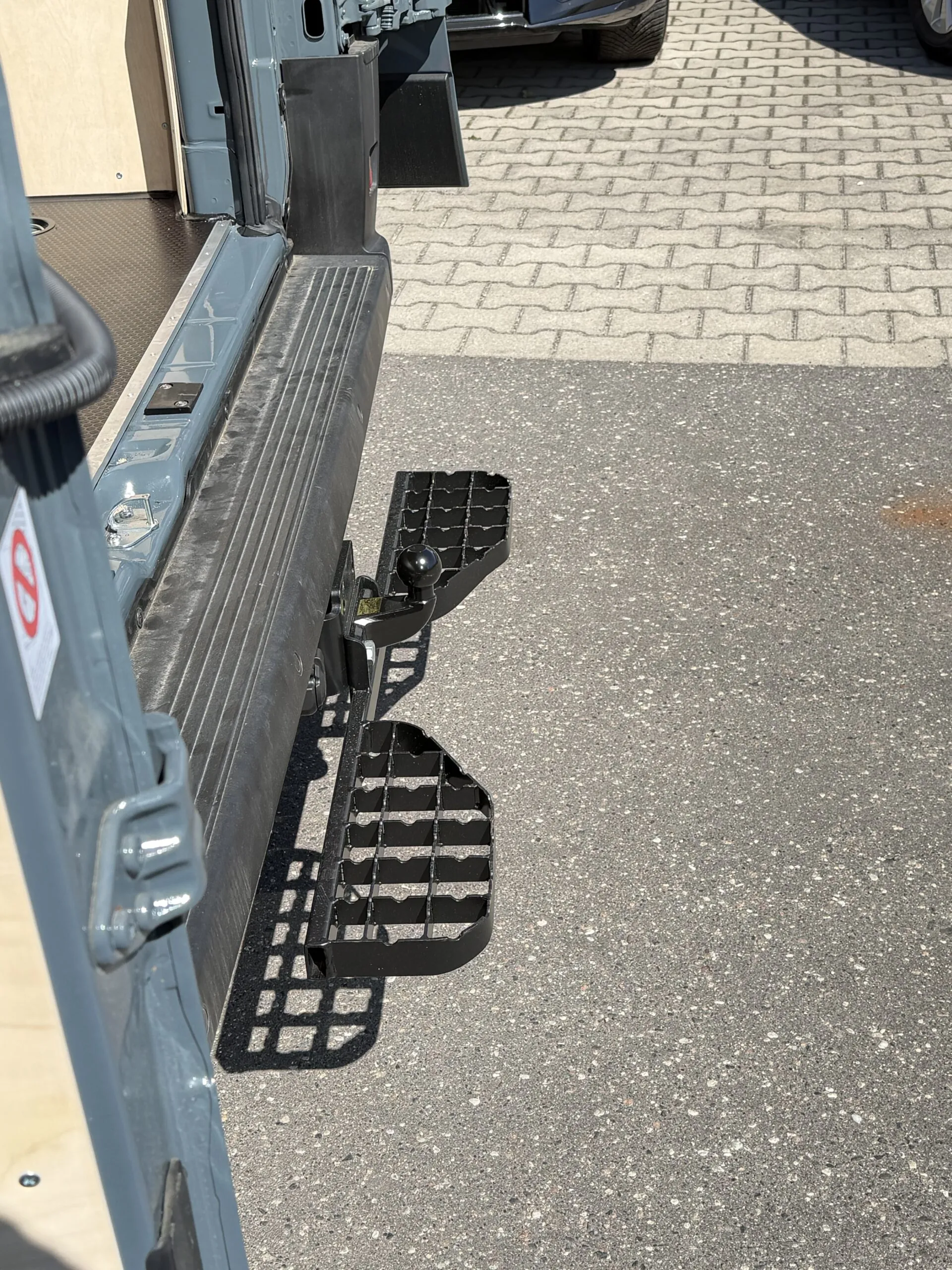 Podwójny stopień na hak holowniczy do Fiat Ducato, M16 - stabilne wejście do kampera i busa - obrazek 8