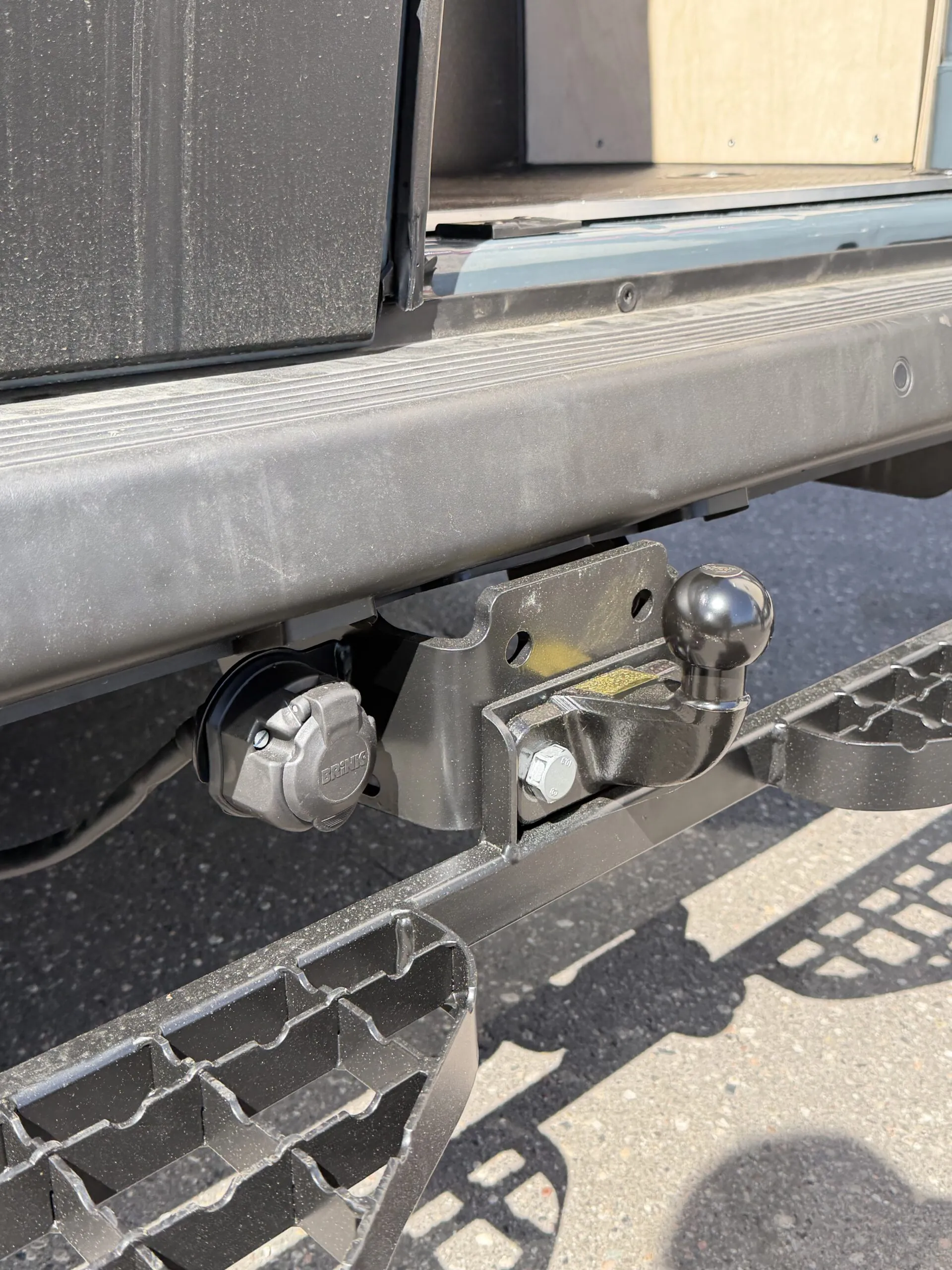 Podwójny stopień na hak holowniczy do Fiat Ducato, M16 - stabilne wejście do kampera i busa - obrazek 11