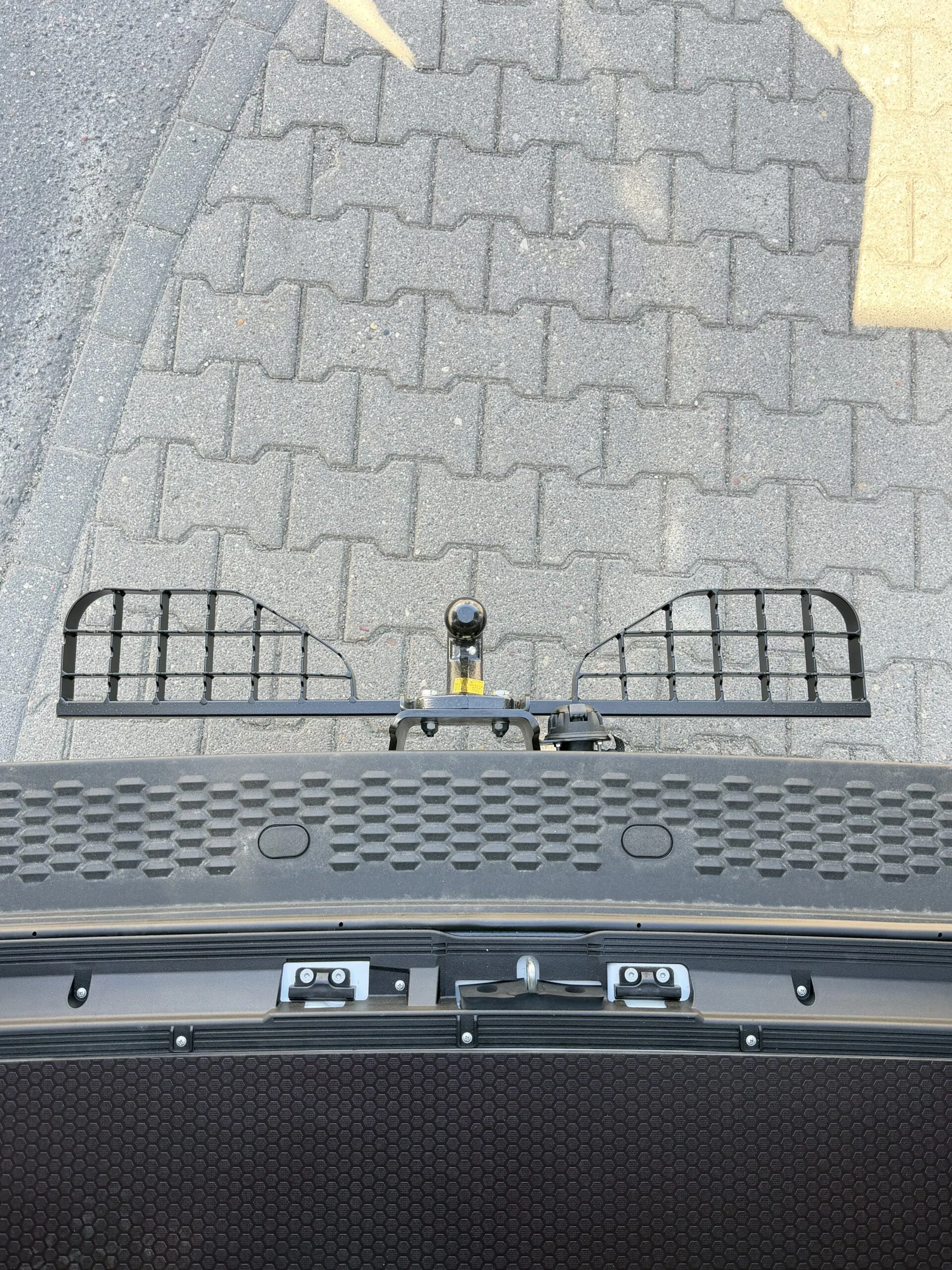 Podwójny stopień na hak holowniczy do Iveco Daily od 05/2014 - kula 4 śruby M10 (83x56 mm) - obrazek 15